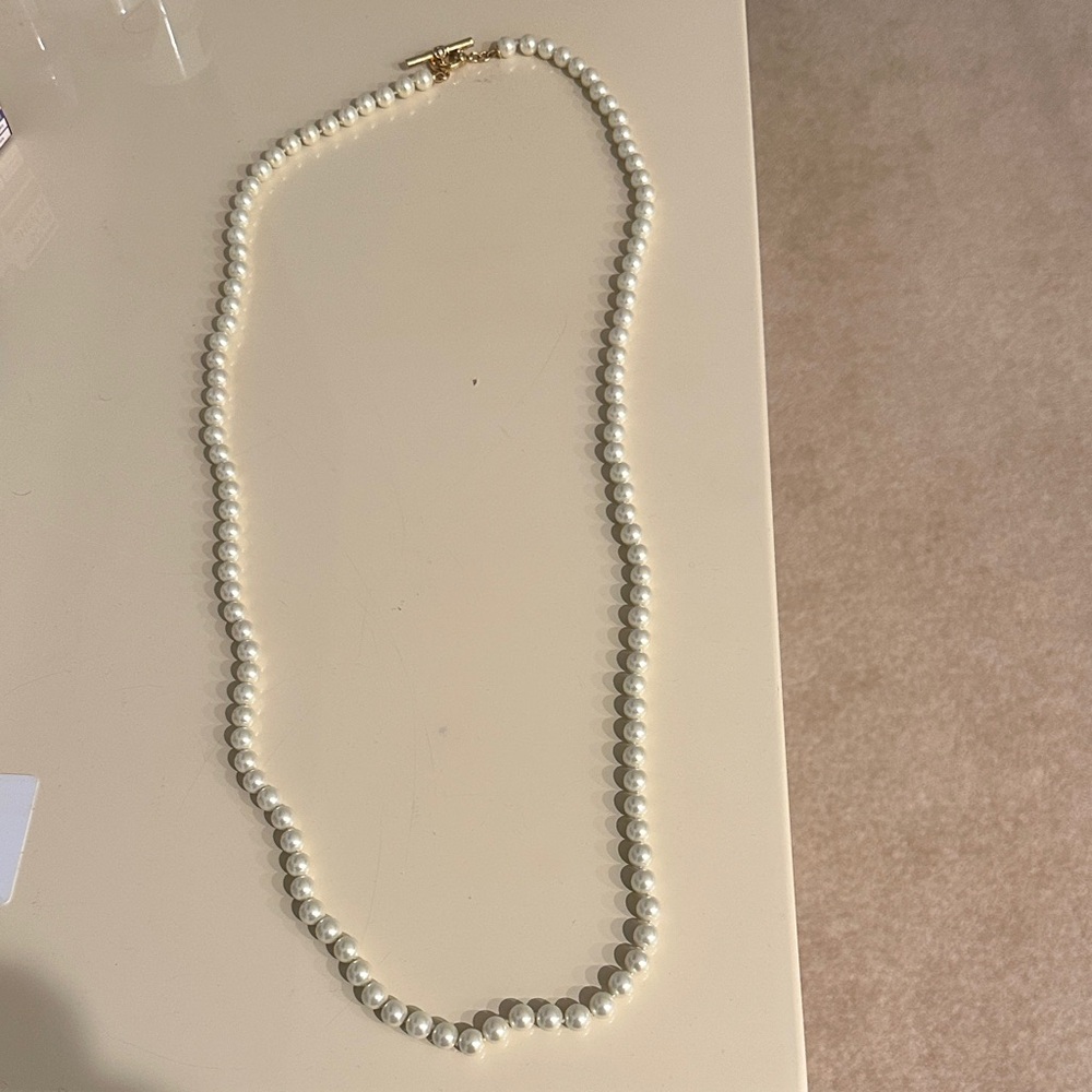 Elegant White Pearl Necklace
